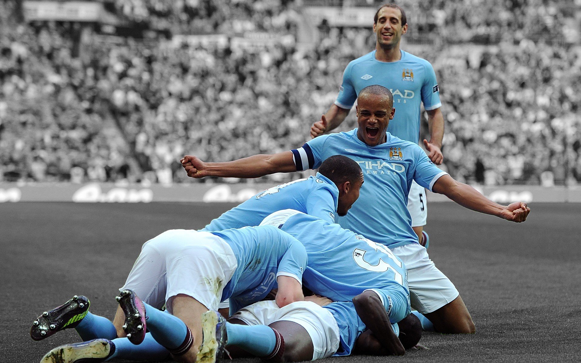 乐动体育下载-十人那不勒斯遭利物浦绝地逆转,安菲尔德见证红牌转折点
